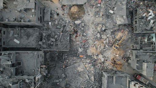 Shadi Nael Al-Tatabi: 'An aerial photo depicting resilience and solidarity in the face of disasters'.